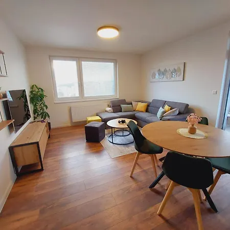 Pb Comfort - 2bedrooms & Free Parking Apartment Považská Bystrica
